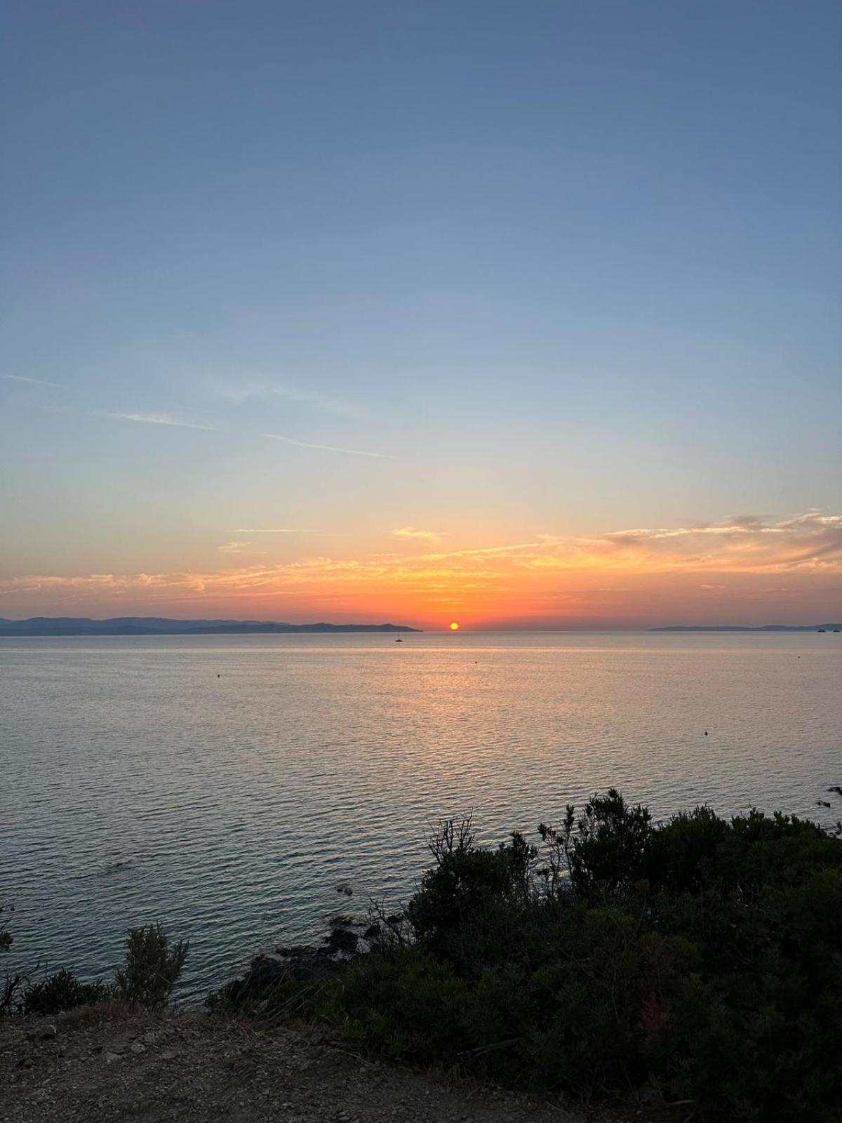 L'Instant Mer - Bord De Mer - Studio Avec Grand Jardin A La Capte Ιέρ Εξωτερικό φωτογραφία